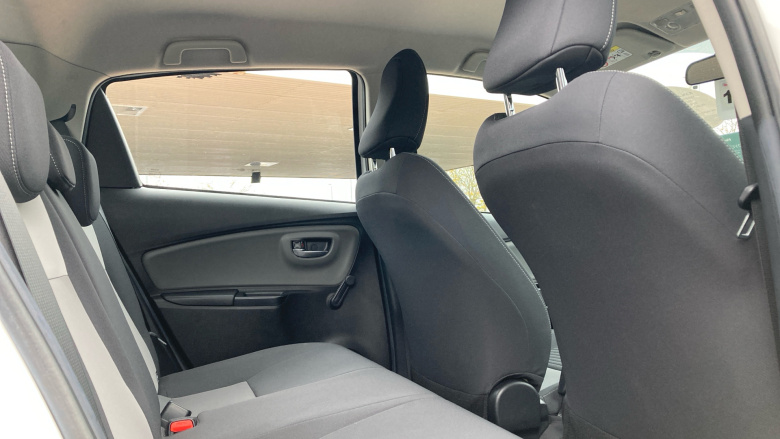 Toyota Yaris 1.5 Hybrid Icon Tech 5dr CVT Hybrid Hatchback